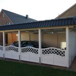 Carport-mit-Dachpfannenblende-Vorgartenzaun