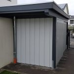 Schuppen mit Dachüberstand